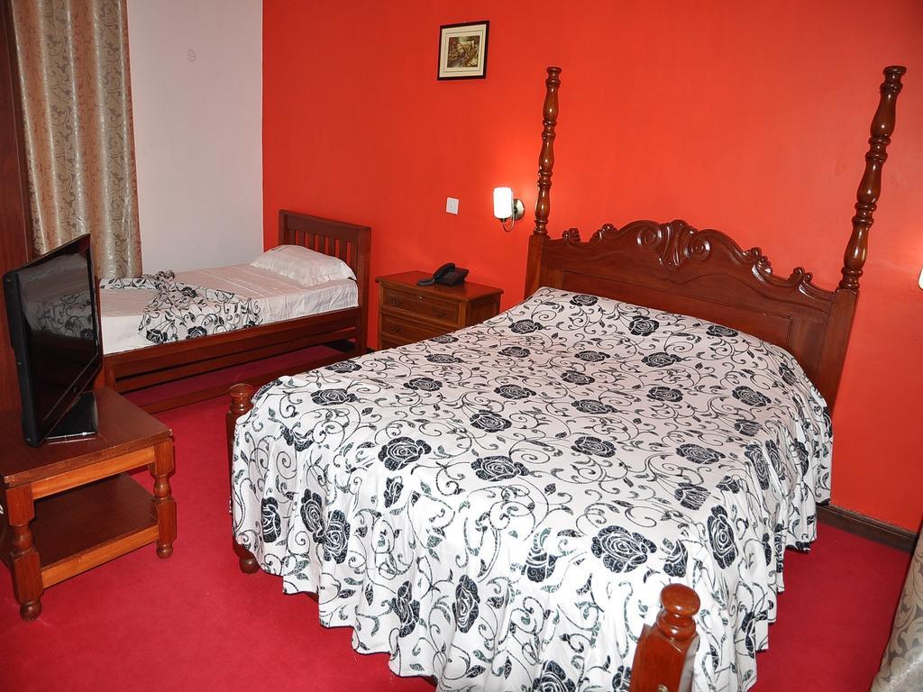 Monalisa Hotel Мтвапа Екстериор снимка